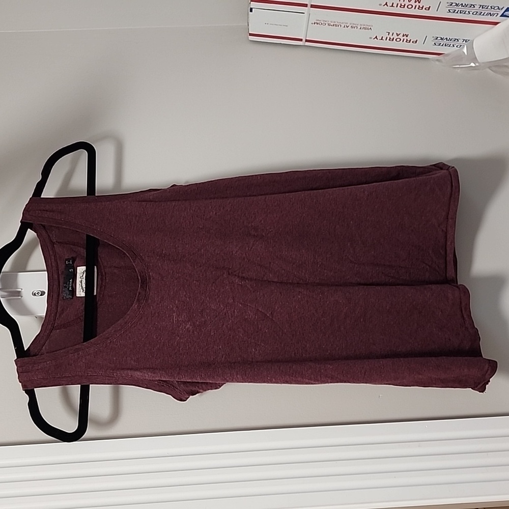 Prana tank size small maroon or green